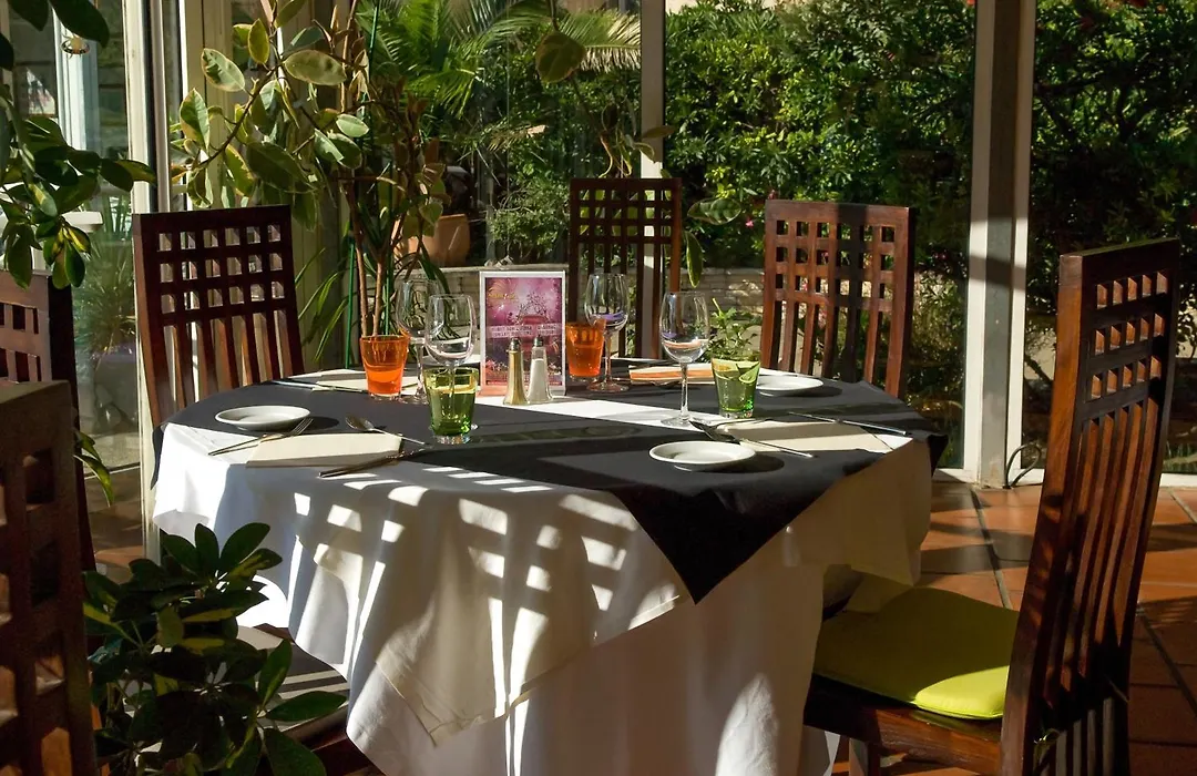 Hotel Le Phoebus Garden & Spa-1